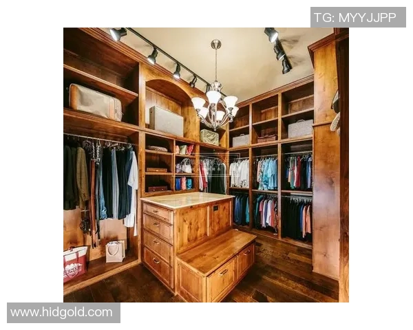 足球明星妻子们的时尚包包大揭秘引领潮流的奢华选择与搭配技巧 足球明星妻子们的时尚包包大揭秘引领潮流的奢华选择与搭配技巧